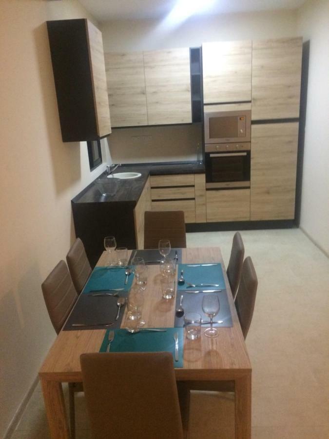 Higlander Apartments Mellieħa Buitenkant foto